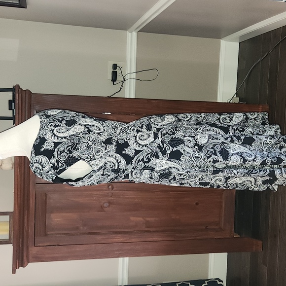 Dress - Picture 5 of 5